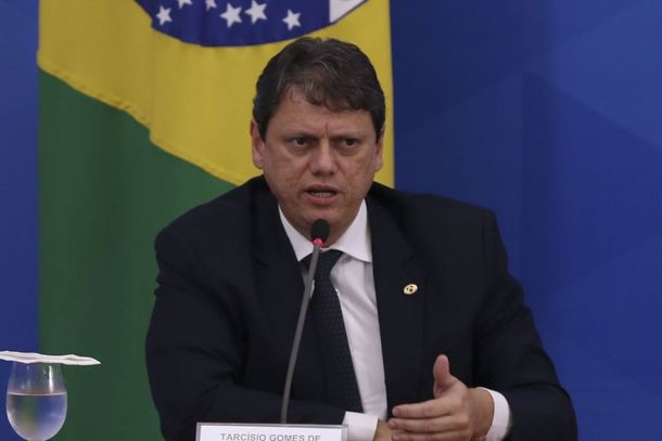 De acordo com ministro, investimento em ferrovias vai criar competi&ccedil;&atilde;o entre os operadores e vai ter repercuss&atilde;o imediata no frete