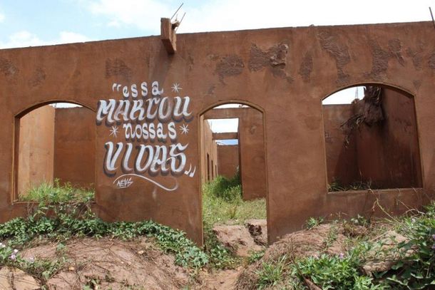 Grafite em destro&ccedil;os de Bento Rodrigues