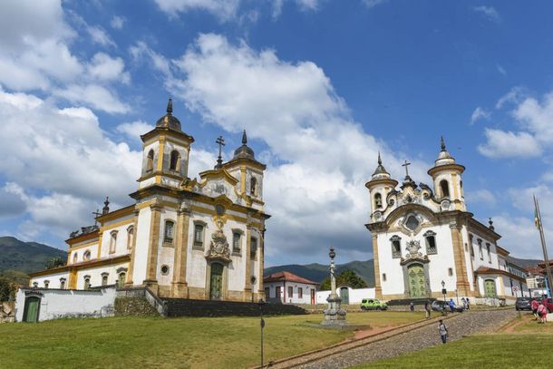 Pra&ccedil;a Minas Gerais em Mariana.