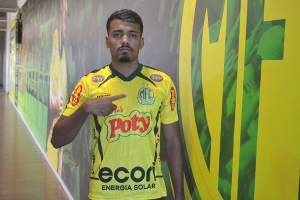 Vinicius Mingotti foi apresentado no CT do Mirassol nesta sexta (17)