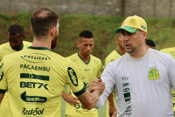 Le&atilde;o, do t&eacute;cnico Ricardo Catal&aacute;, busca resultado positivo em Sorocaba
