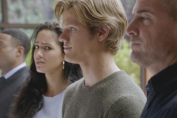 Da esq. para a dir.: Justin Hires ('Bozer'), Tristin Mays ('Riley'), Lucas Till ('Macgyver') e George Eads ('Jack Dalton'), em cena de 'Macgyver 2016' 
