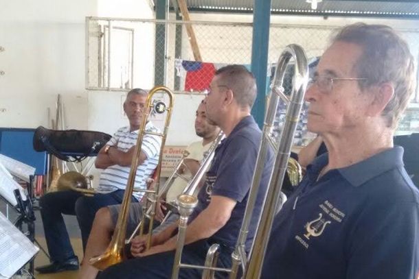 Chiquinho da Banda (&agrave; esquerda) tinha 89 anos