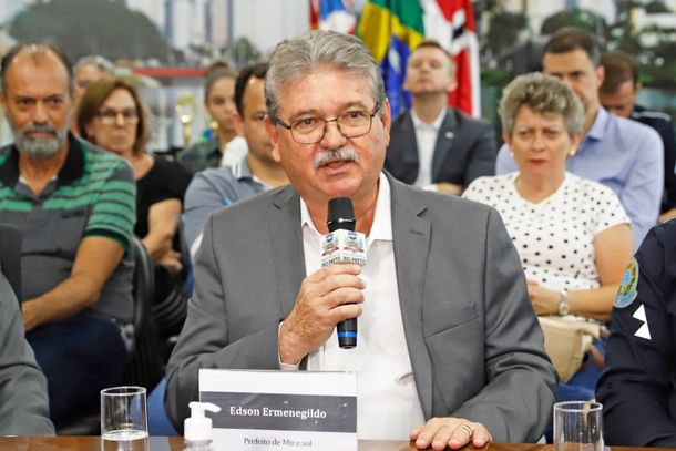Prefeito Dr. Edson esteve na apresenta&ccedil;&atilde;o do projeto da Rumo