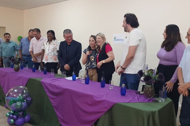 Ao centro, a deputada Renata Abreu com a presidente do Podemos Mulher do Estado de SP, Alessandra Algarin