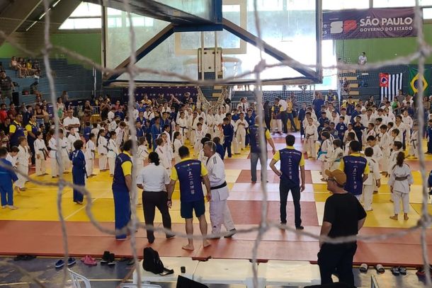 Judocas durante o evento em Mirassol