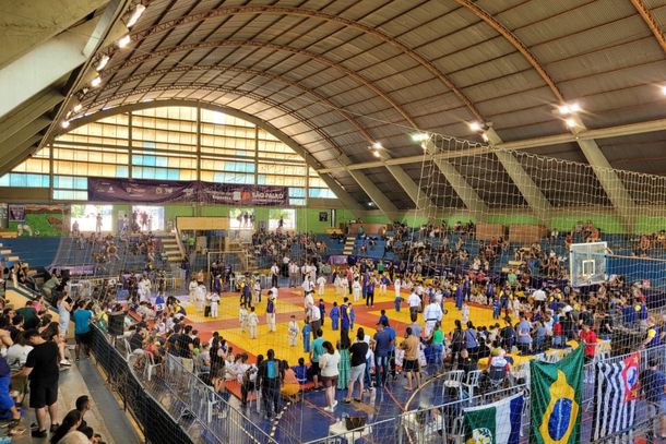 Judocas durante o evento em Mirassol