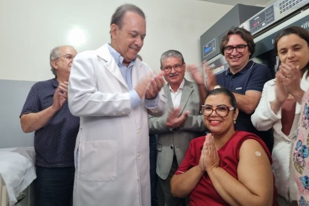 A primeira pessoa do Brasil a receber o imunizante foi a mirassolense Maria do Roz&aacute;rio Drigo Fernandes, enfermeira que atua no Centro de Sa&uacute;de 2 (Post&atilde;o)