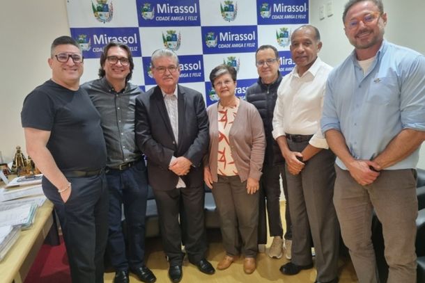 Representantes do Codem com o prefeito de Mirassol, Edson Ermenegildo, e o vice-prefeito Beto Feres