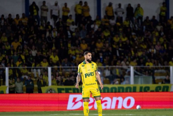 Atacante Bruno Santos foi o autor do 1&ordm; gol do Le&atilde;o