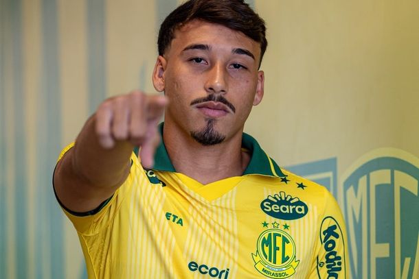 Japa foi apresentado nas redes sociais do Le&atilde;o