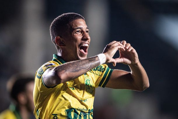 Igor Formiga comemora o gol do Mirassol