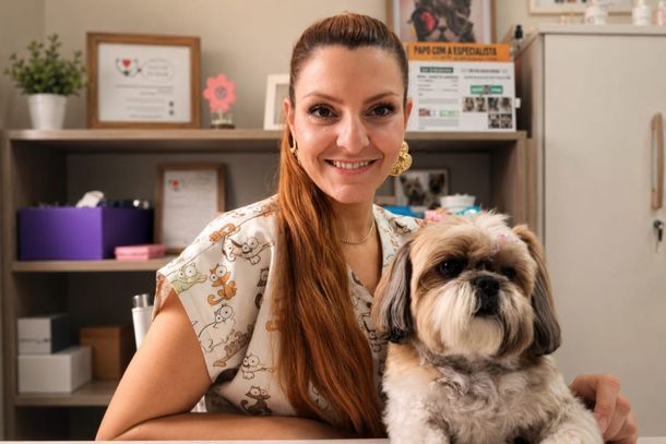 Dra. Mait&ecirc; Benito &eacute; m&eacute;dica-veterin&aacute;ria da Elite Pet Care, em S&atilde;o Jos&eacute; do Rio Preto