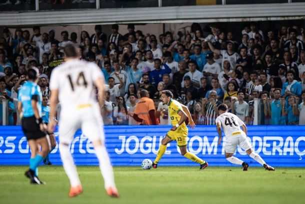 Eduardo em lance de jogo
