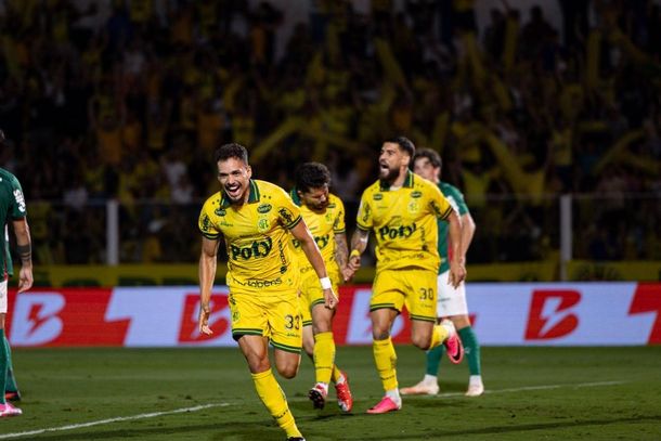 Eduardo comemora o gol do Mirassol