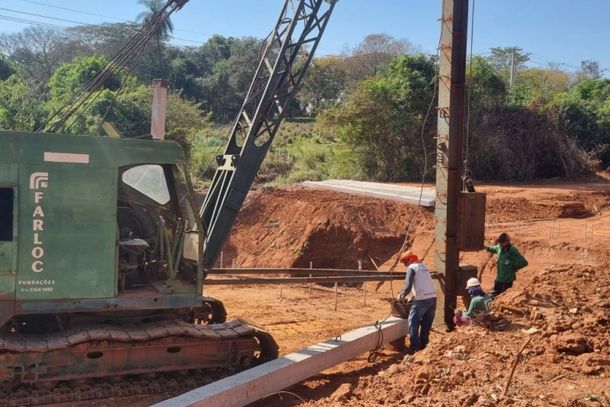 Empresa iniciou o cravamento da funda&ccedil;&atilde;o da nova estrutura