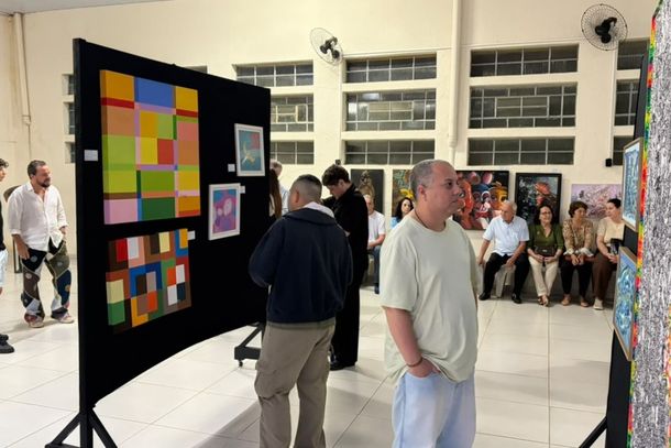 1&ordf; Mostra Metropolitana de Artes Pl&aacute;sticas re&uacute;ne bom p&uacute;blico no Centro Cultural