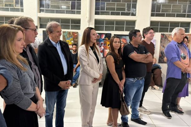1&ordf; Mostra Metropolitana de Artes Pl&aacute;sticas re&uacute;ne bom p&uacute;blico no Centro Cultural