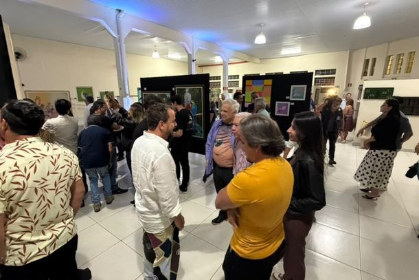 1&ordf; Mostra Metropolitana de Artes Pl&aacute;sticas re&uacute;ne bom p&uacute;blico no Centro Cultural