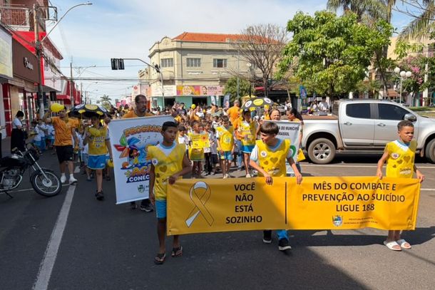 5&ordf; Caminhada de Valoriza&ccedil;&atilde;o da Vida re&uacute;ne estudantes em Mirassol