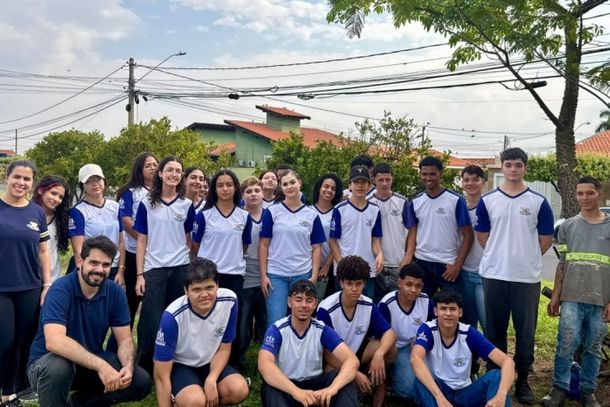 Estudantes da Escola Tufi Madi plantam 25 &aacute;rvores em a&ccedil;&atilde;o pelo Dia da &Aacute;rvore em Mirassol