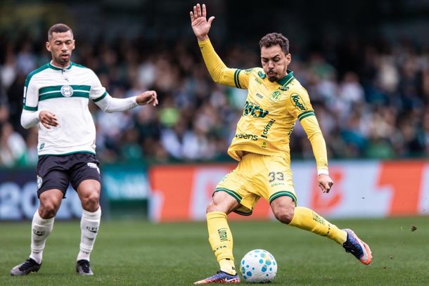 Eduardo em lance de jogo