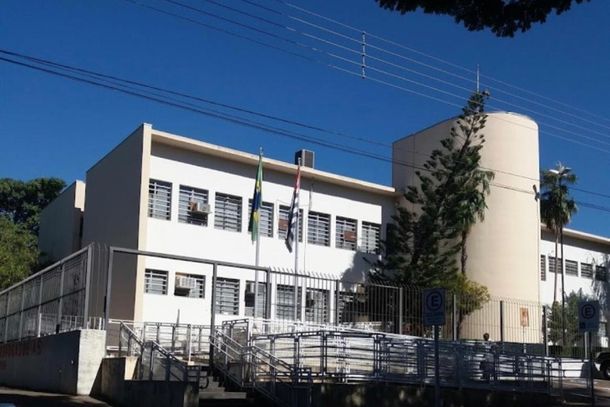 F&oacute;rum de Jales, onde a 1&ordf; Vara C&iacute;vel proferiu a senten&ccedil;a que mandou apagar a postagem no Instagram e condenou o advogado a indenizar o banco em R$ 10 mil por danos morais