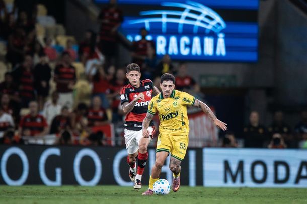 Cazonatti em lance de jogo