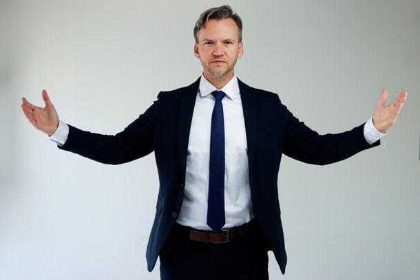 Rodrigo Garcia &eacute; especialista em Influ&ecirc;ncia Humana Aplicada e criador do M&eacute;todo BAILE