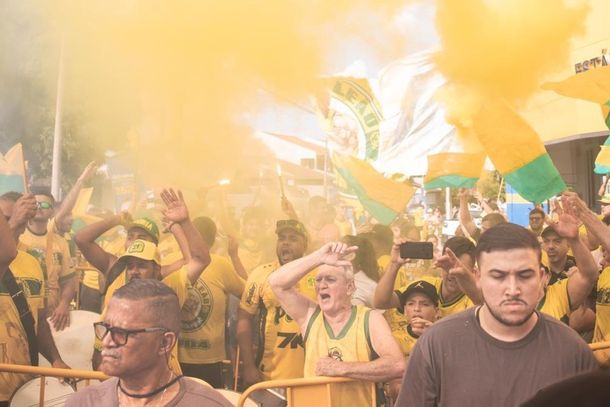 Torcida da F&uacute;ria do Le&atilde;o
