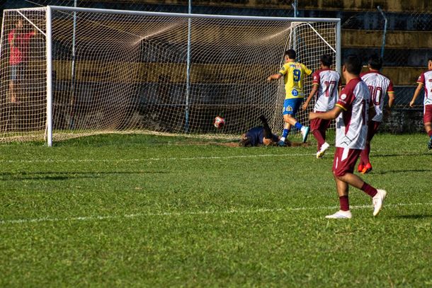 Amador 2026 tem nova goleada de 12 a 0 e mudan&ccedil;as na tabela no campo do Cenir