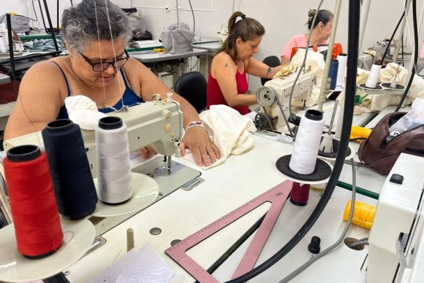 Curso de costura capacita 16 pessoas e amplia oportunidades profissionais em Mirassol