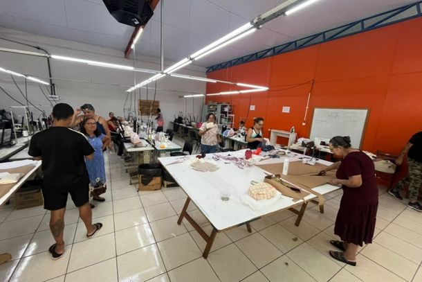 Curso de costura capacita 16 pessoas e amplia oportunidades profissionais em Mirassol