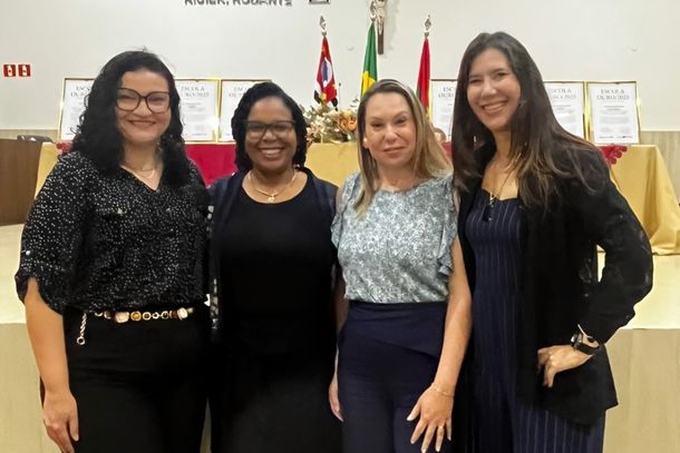 Equipe gestora da Escola Municipal Lu&iacute;s Carlos Matiel Pires no dia da Premia&ccedil;&atilde;o em Jos&eacute; Bonif&aacute;cio