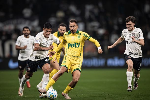 Eduardo em lance de jogo