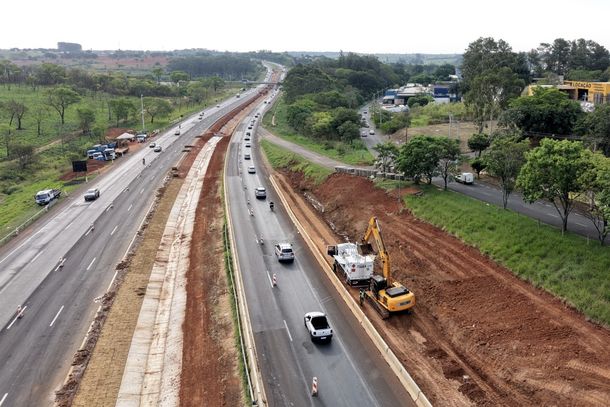 Obras retomam na Washington Lu&iacute;s entre Cedral, Rio Preto e Mirassol ap&oacute;s feriado