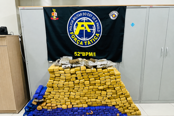 PM apreende mais de 300 kg de maconha em resid&ecirc;ncia no bairro Ip&ecirc; 2