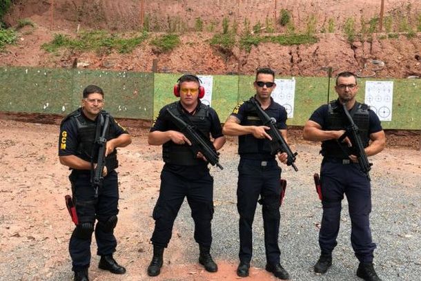 Al&eacute;m desse curso, os guardas civis tamb&eacute;m est&atilde;o passando por uma reciclagem no Clube Mogiano de Tiro ao Alvo, em Mogi Gua&ccedil;u