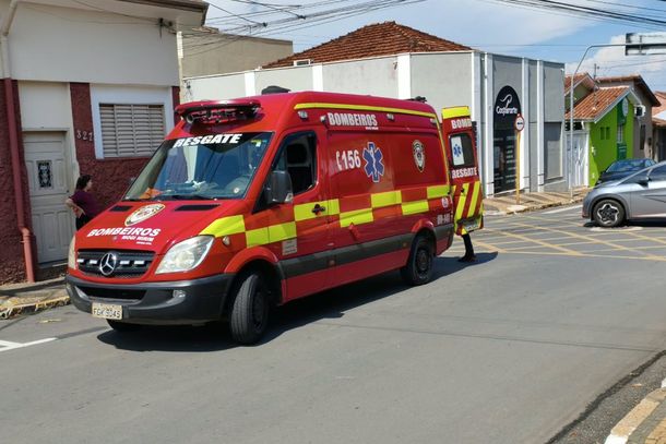 Colis&atilde;o entre motos deixa um ferido na &aacute;rea central da cidade