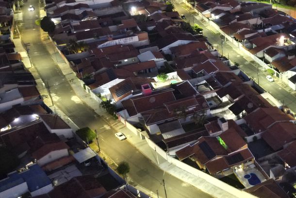 Mogi Gua&ccedil;u inicia instala&ccedil;&atilde;o de 203 lumin&aacute;rias de LED em cinco bairros