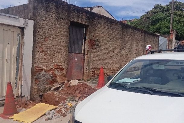 Morador admite liga&ccedil;&atilde;o clandestina de &aacute;gua e alega dificuldade para pagar