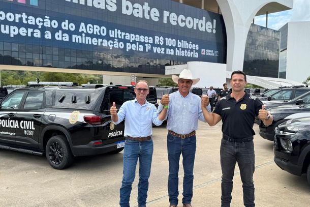 Prefeito de Nova Resende, Itmamarzinho, deputado federal Emidinho Madeira e o delegado da Pol&iacute;cia Civil em Nova Resende e Bom Jesus da Penha, Manoel Nora.