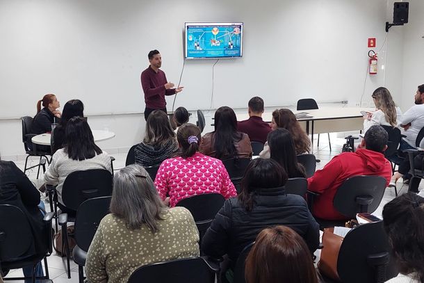 Reuni&atilde;o de alinhamento para a campanha de vacina&ccedil;&atilde;o contra a raiva na SRS Passos