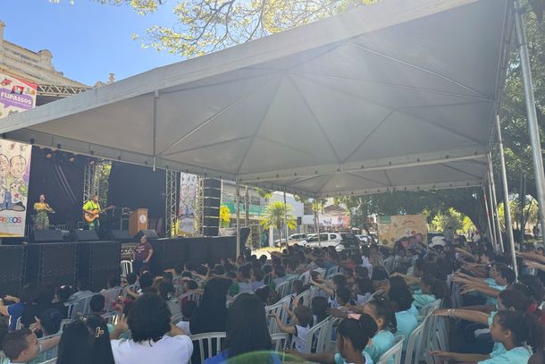 Sicredi das Culturas leva literatura e cooperativismo para mais de mil crian&ccedil;as durante feiras do livro em Minas Gerais