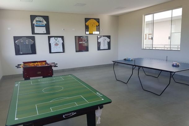 Equipamentos da sala de jogos foram doados por empres&aacute;rio de Curitiba