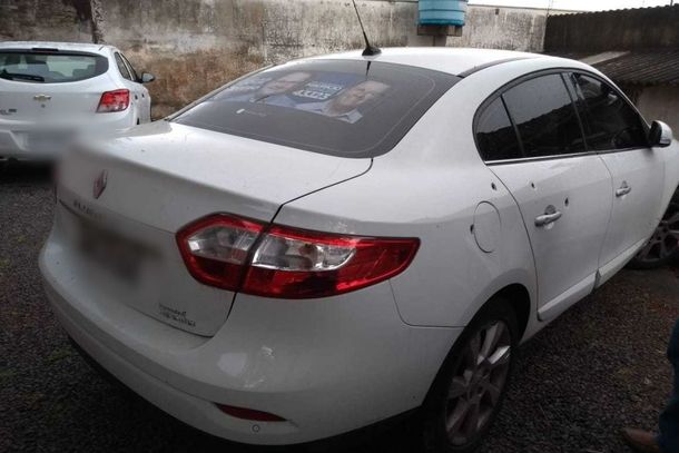 N&atilde;o havia ningu&eacute;m no carro no momento dos tiros.
