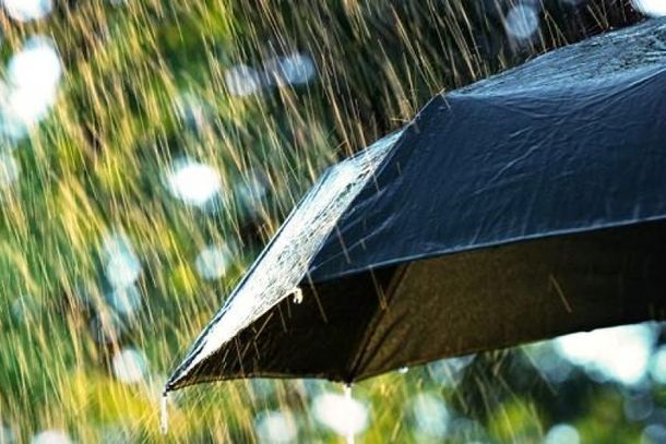 Forte aquecimento favorece forma&ccedil;&atilde;o de chuva r&aacute;pida, em Paranava&iacute;.