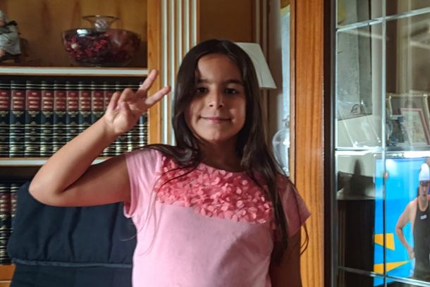 Sarah Garcia atualmente mora na Espanha e doou o agasalho h&aacute; aproximadamente um m&ecirc;s.