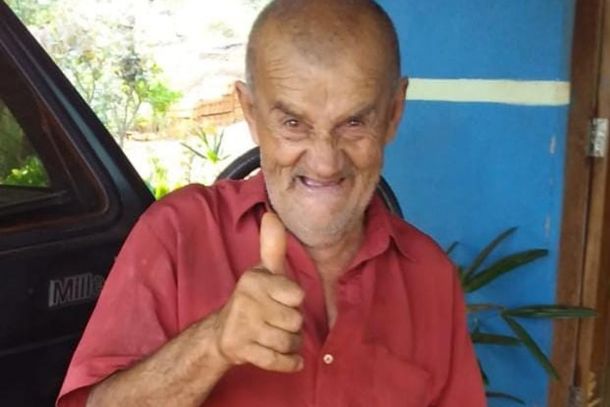 Atualmente, Chico mora em Paranacity com uma irm&atilde;. Esta &eacute; uma foto recente dele, enviada pela fam&iacute;lia.