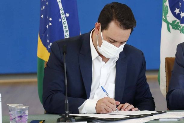 O governador Ratinho Junior sancionou nesta segunda-feira (18) a lei que institui o Programa Estadual de Transfer&ecirc;ncia de Renda (PETR).